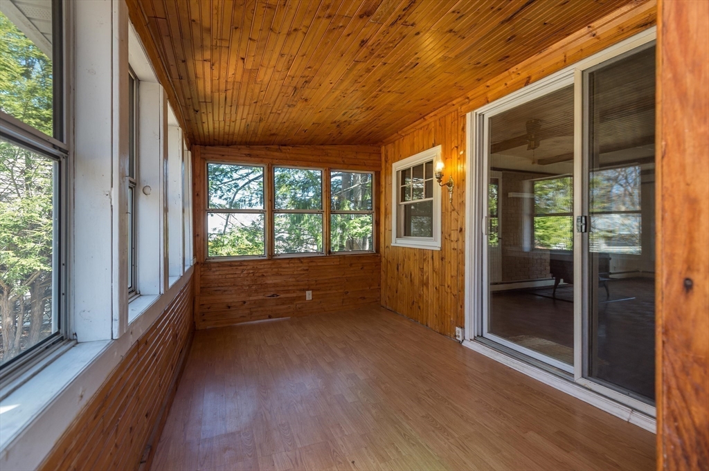 36 Middle Street Woburn, MA 01801 - Photo 11 of 28