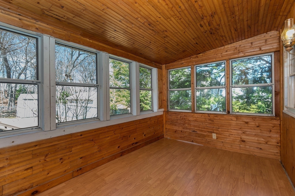 36 Middle Street Woburn, MA 01801 - Photo 12 of 28