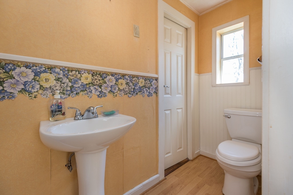 36 Middle Street Woburn, MA 01801 - Photo 14 of 28