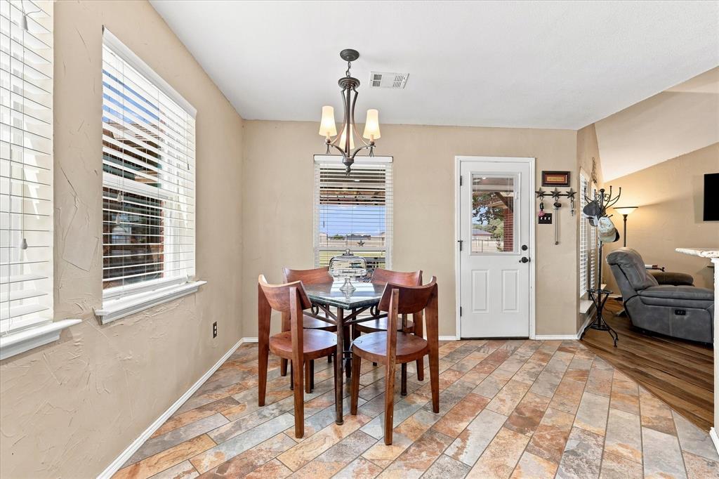 11555 Plainview Road Krum, TX 76249 - Photo 17 of 40 Gallery Image 17