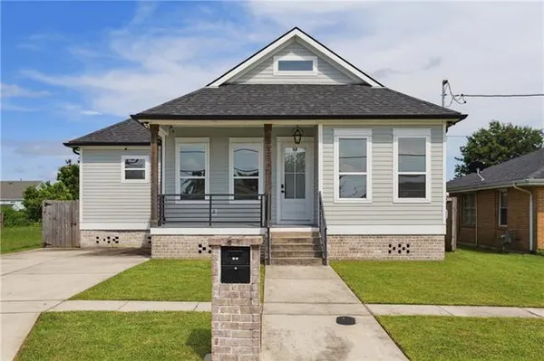 $380,000 | 2313 Aycock Street, Arabi, LA 70032