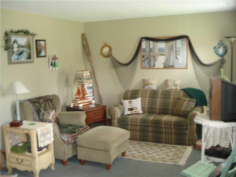 60 Nahanada Road New Harbor, ME 04554 - Photo 7 of 14 Living Room.