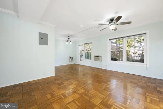 a view of empty room with window