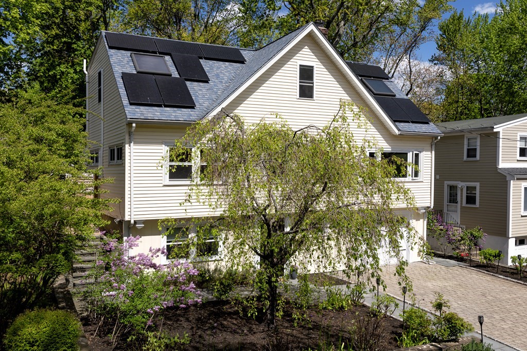 85 Coolidge Road Arlington, MA 02476 - Photo 1 of 26