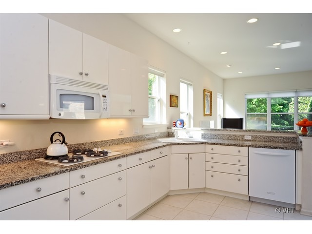 114 Ronan Road Highwood, IL 60040 - Photo 6 of 15