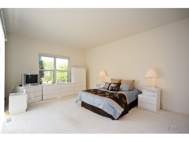 114 Ronan Road Highwood, IL 60040 - Photo 8 of 15