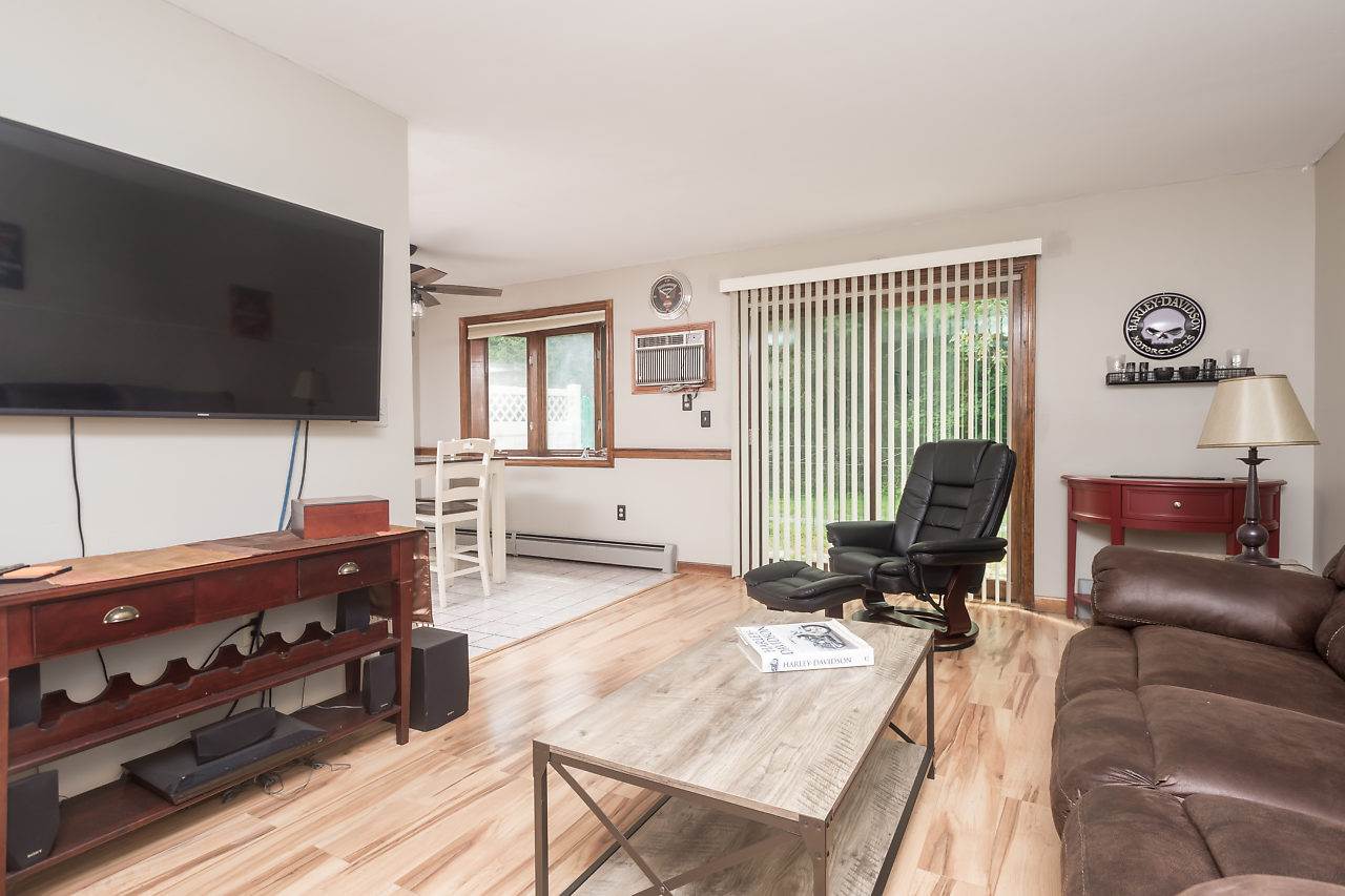 23 Bramber II, Unit 2 Rochester, NH 03867 - Photo 3 of 15