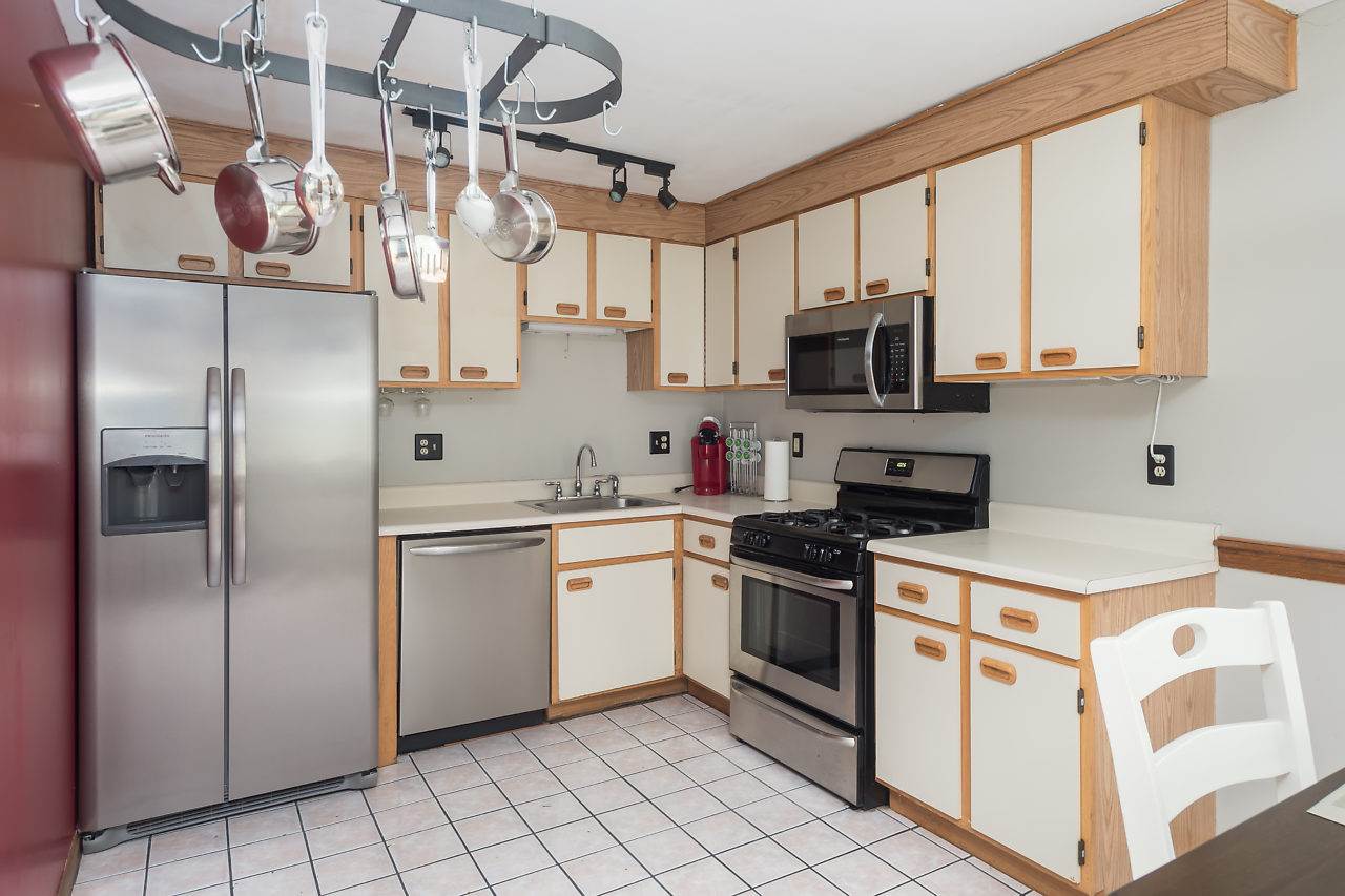 23 Bramber II, Unit 2 Rochester, NH 03867 - Photo 8 of 15