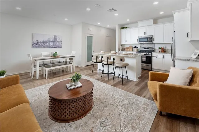 $660,000 | 22812 Harvest Mill Circle, Saugus, CA 91350