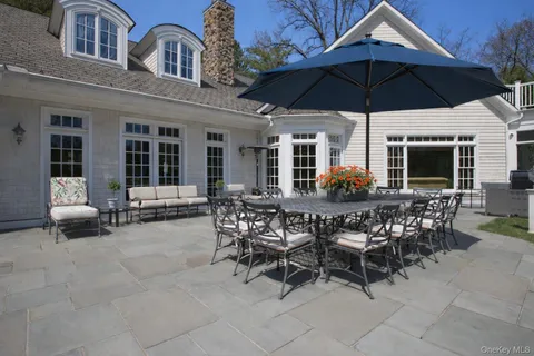 $5,250,000 | 17 Hilldale Lane, Sands Point, NY 11050