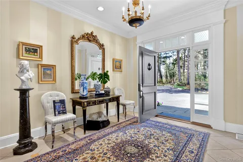 $5,250,000 | 17 Hilldale Lane, Sands Point, NY 11050