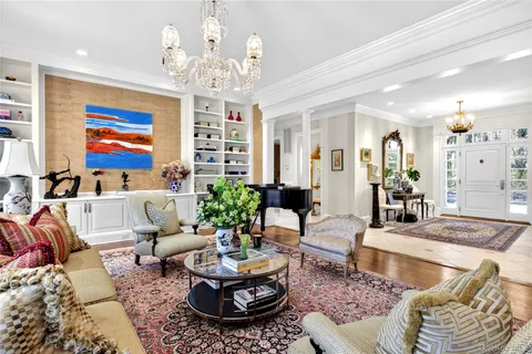 $5,250,000 | 17 Hilldale Lane, Sands Point, NY 11050