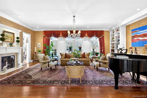 $5,250,000 | 17 Hilldale Lane, Sands Point, NY 11050