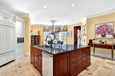 $5,250,000 | 17 Hilldale Lane, Sands Point, NY 11050