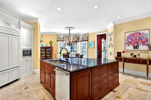 $5,250,000 | 17 Hilldale Lane, Sands Point, NY 11050