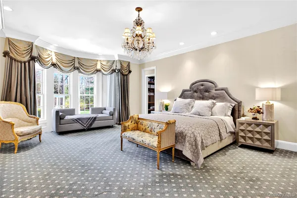 $5,250,000 | 17 Hilldale Lane, Sands Point, NY 11050