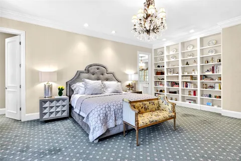 $5,250,000 | 17 Hilldale Lane, Sands Point, NY 11050