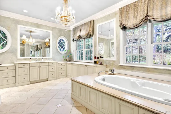 $5,250,000 | 17 Hilldale Lane, Sands Point, NY 11050