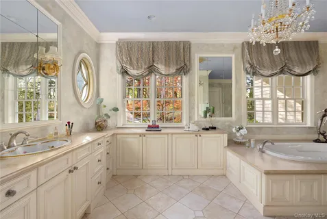 $5,250,000 | 17 Hilldale Lane, Sands Point, NY 11050