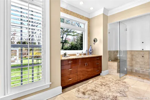 $5,250,000 | 17 Hilldale Lane, Sands Point, NY 11050