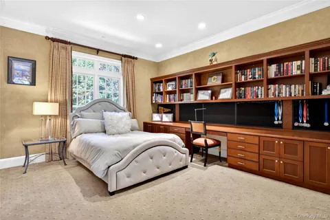 $5,250,000 | 17 Hilldale Lane, Sands Point, NY 11050