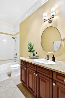 $5,250,000 | 17 Hilldale Lane, Sands Point, NY 11050