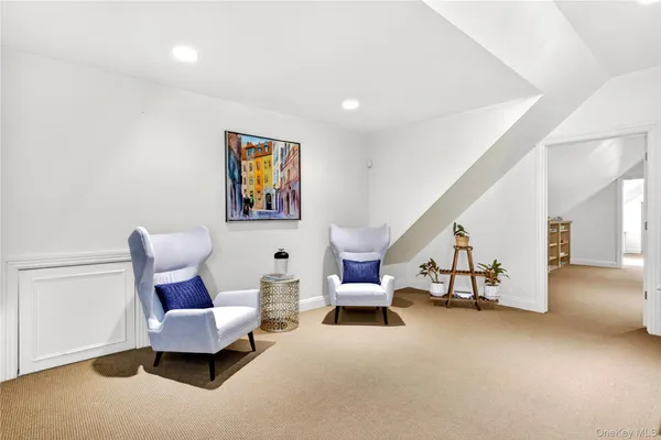 $5,250,000 | 17 Hilldale Lane, Sands Point, NY 11050