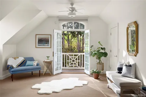 $5,250,000 | 17 Hilldale Lane, Sands Point, NY 11050