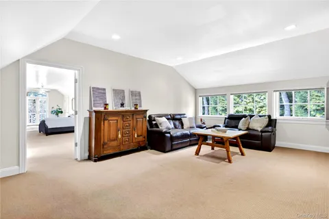 $5,250,000 | 17 Hilldale Lane, Sands Point, NY 11050