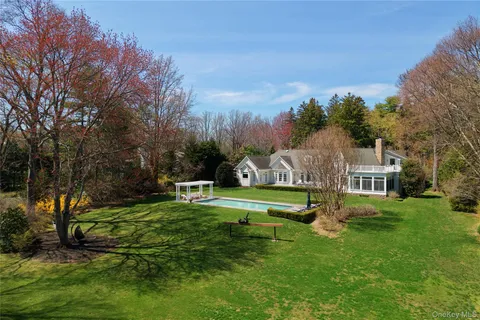 $5,250,000 | 17 Hilldale Lane, Sands Point, NY 11050