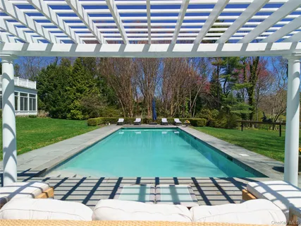 $5,250,000 | 17 Hilldale Lane, Sands Point, NY 11050