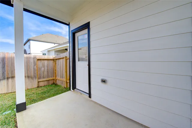 $1,850 | 13321 Burbot Drive, Conroe, TX 77384