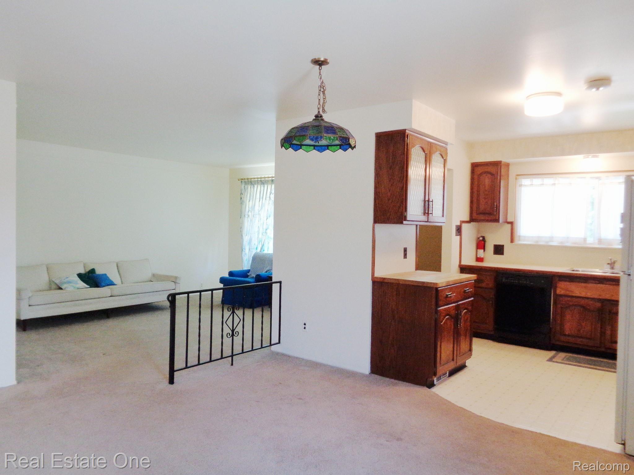 4863 Valley Road Trenton, MI 48183 - Photo 10 of 33 DINING ARE TO LIVING ROOM