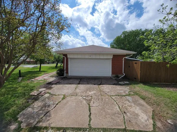 $2,200 | 5941 Sachse Street, Sachse, TX 75048