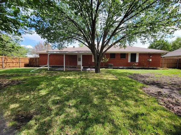 $2,200 | 5941 Sachse Street, Sachse, TX 75048