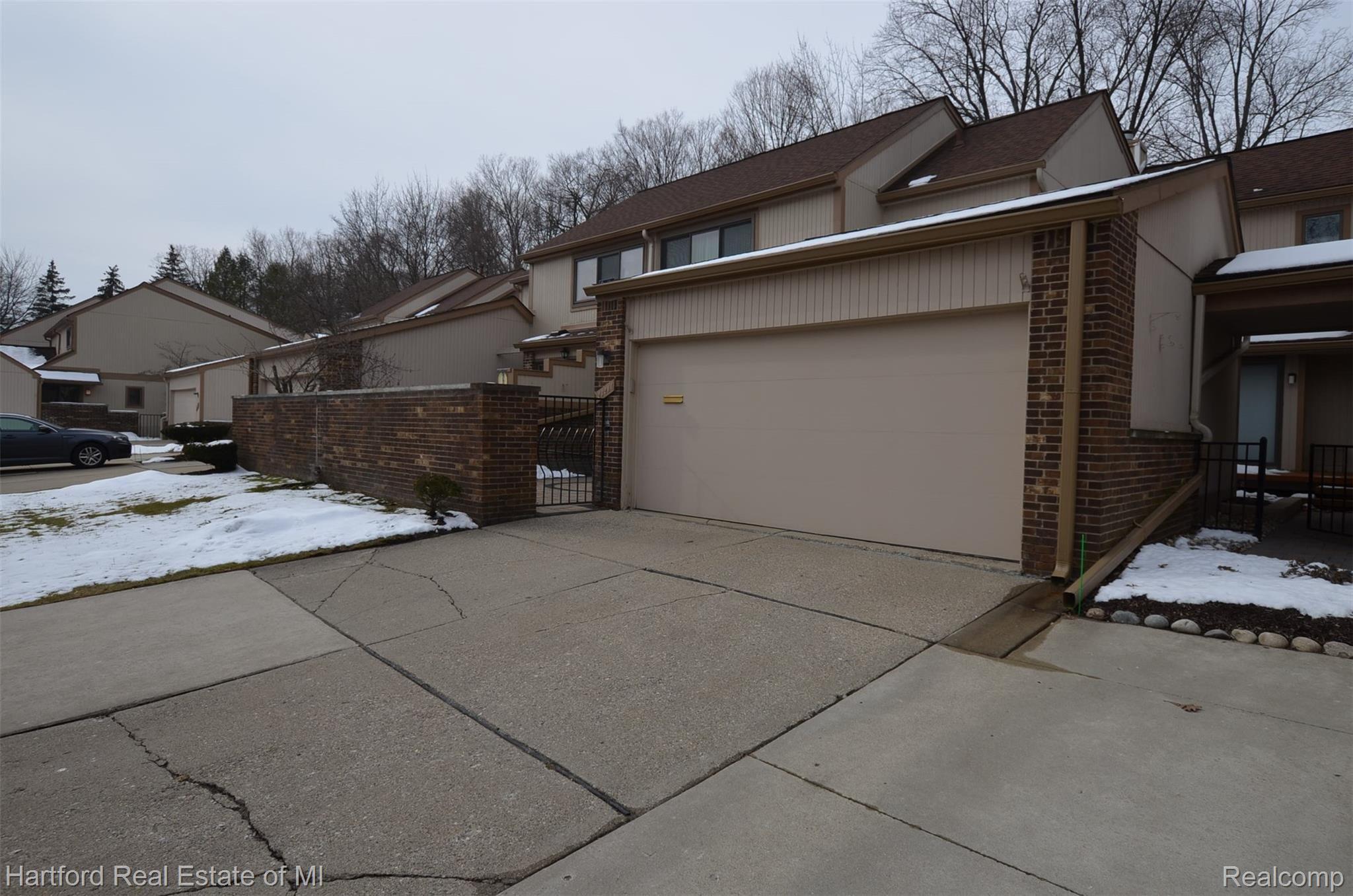 23201 Farmington Road, Unit 32 Farmington, MI 48336 - Photo 2 of 30 DSC_0637.JPG
