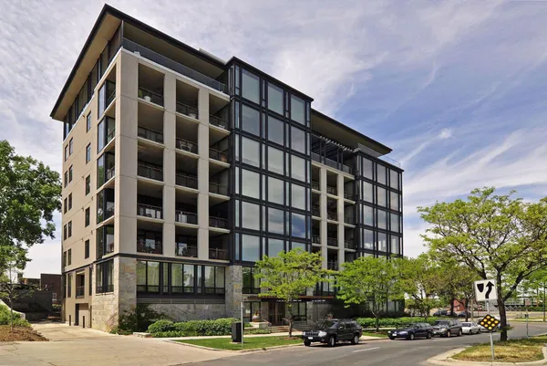 $2,950,000 | 301 Kenwood Parkway, Unit 302, Minneapolis, MN 55403