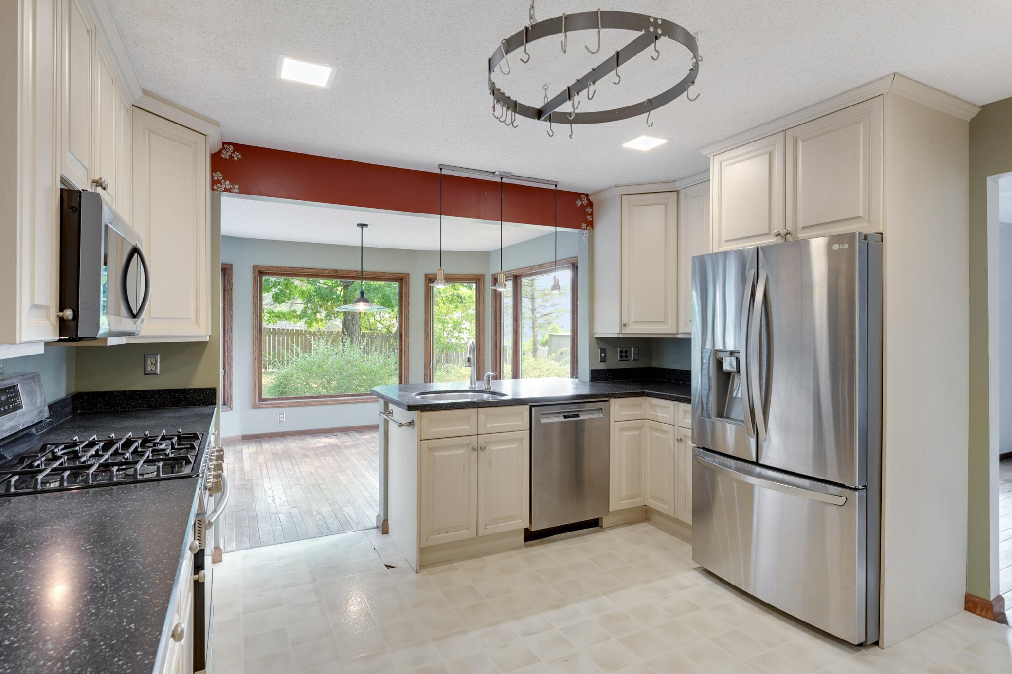 10817 Emerson Road Bloomington, MN 55431 - Photo 12 of 37 Gallery Image 12