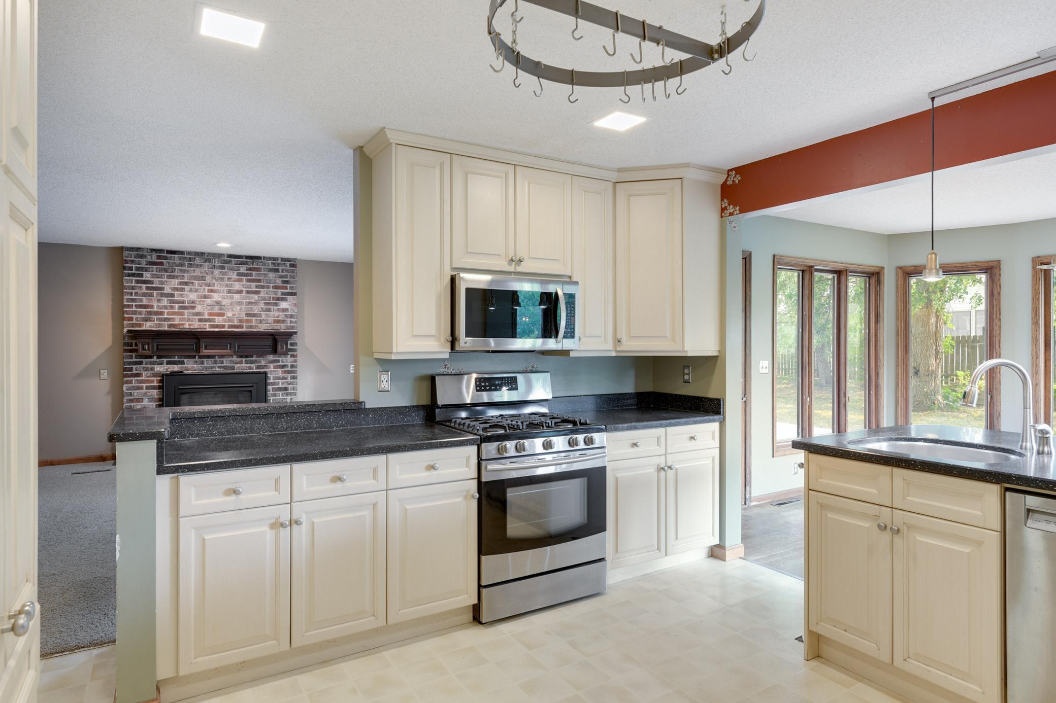 10817 Emerson Road Bloomington, MN 55431 - Photo 13 of 37 Gallery Image 13