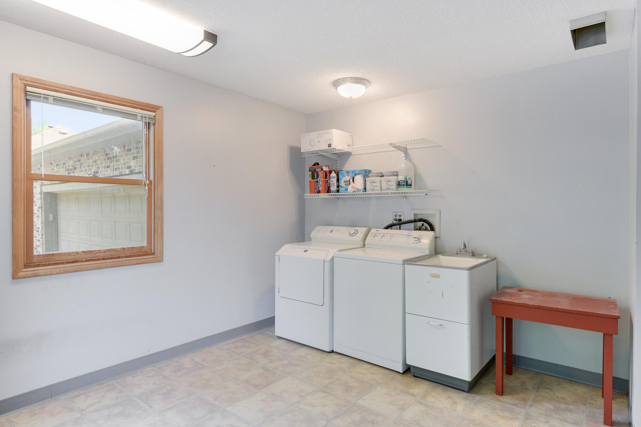 10817 Emerson Road Bloomington, MN 55431 - Photo 20 of 37 Gallery Image 20