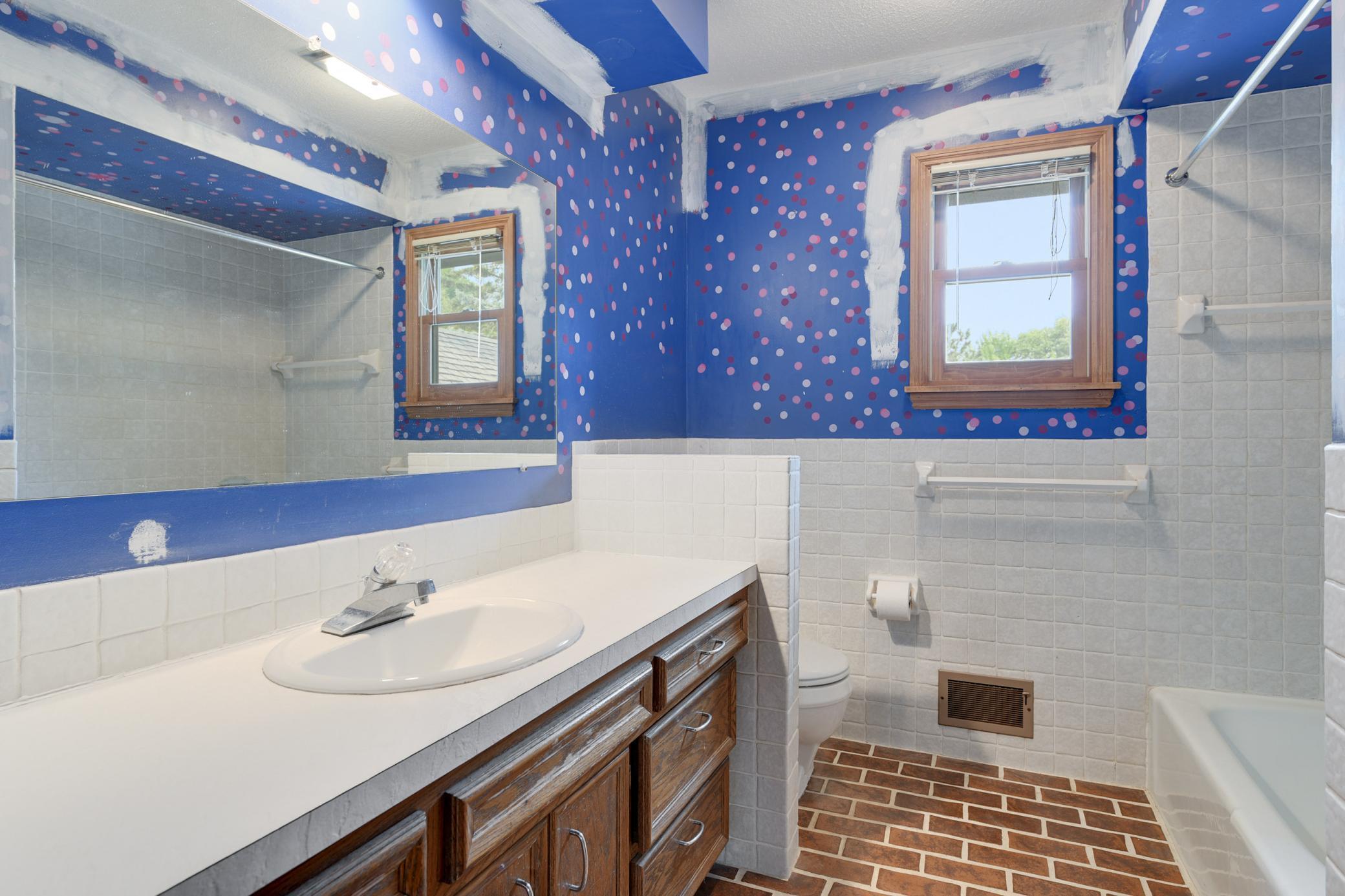 10817 Emerson Road Bloomington, MN 55431 - Photo 29 of 37 Gallery Image 29