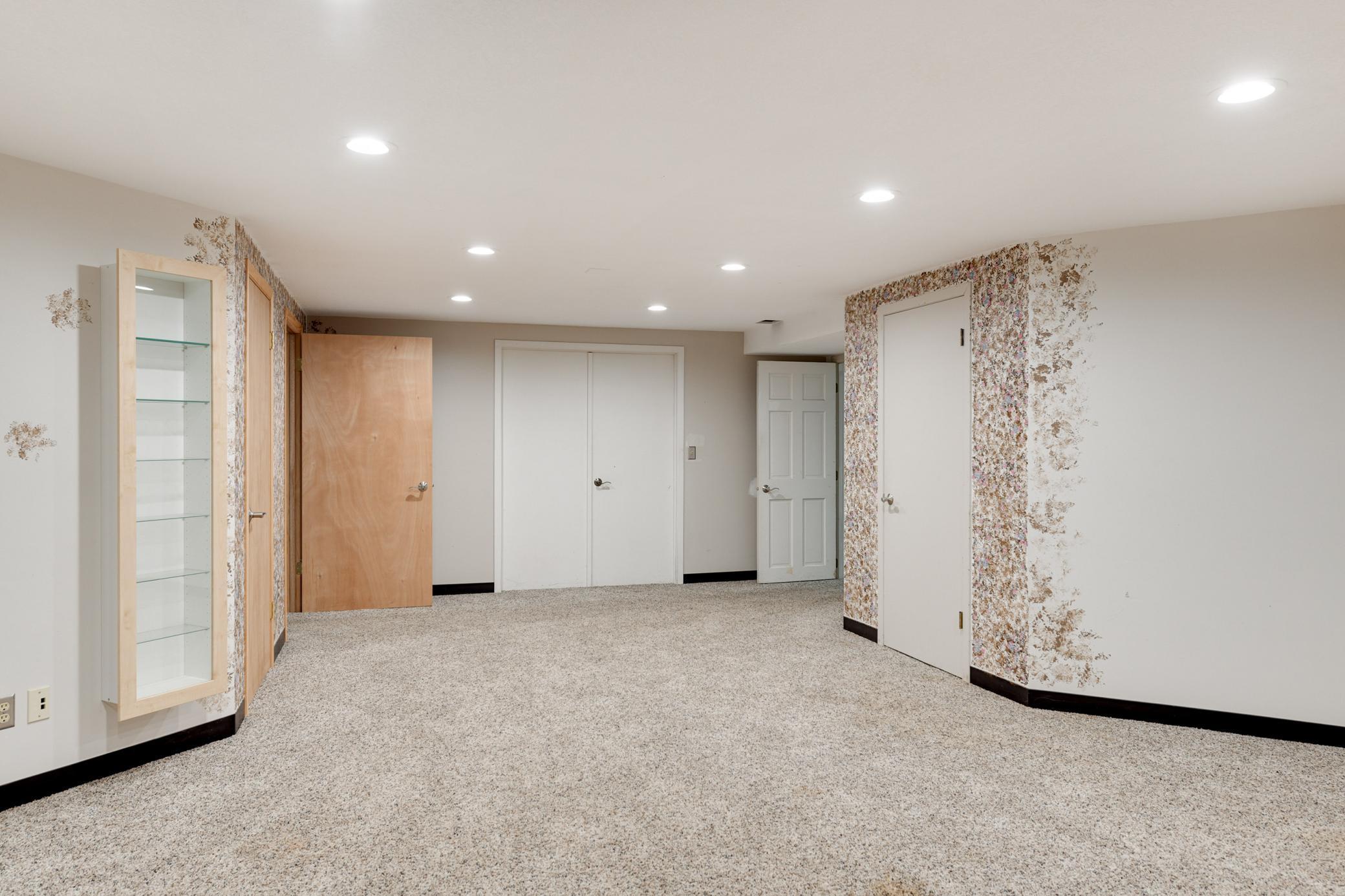 10817 Emerson Road Bloomington, MN 55431 - Photo 31 of 37 Gallery Image 31