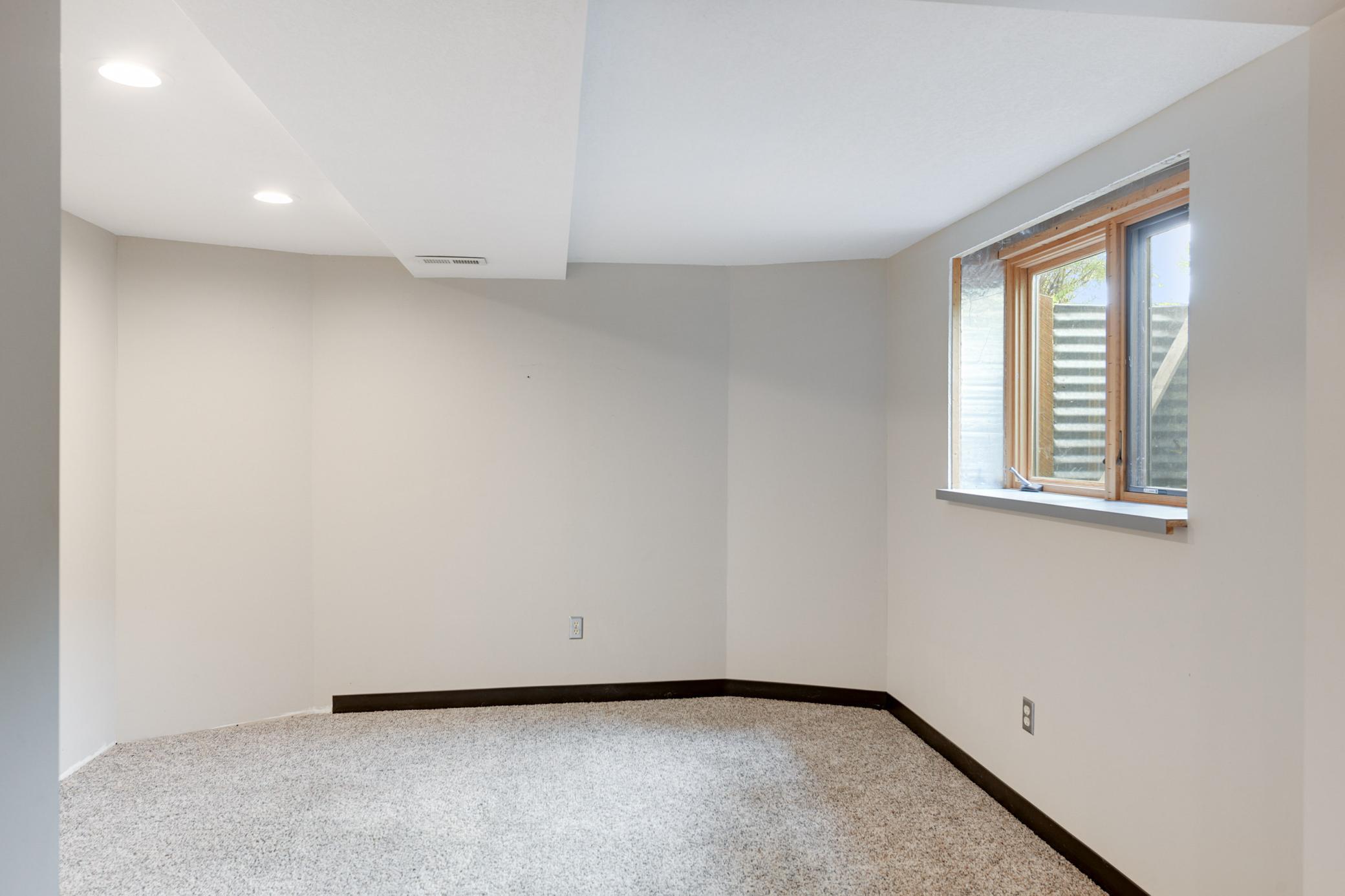10817 Emerson Road Bloomington, MN 55431 - Photo 32 of 37 Gallery Image 32