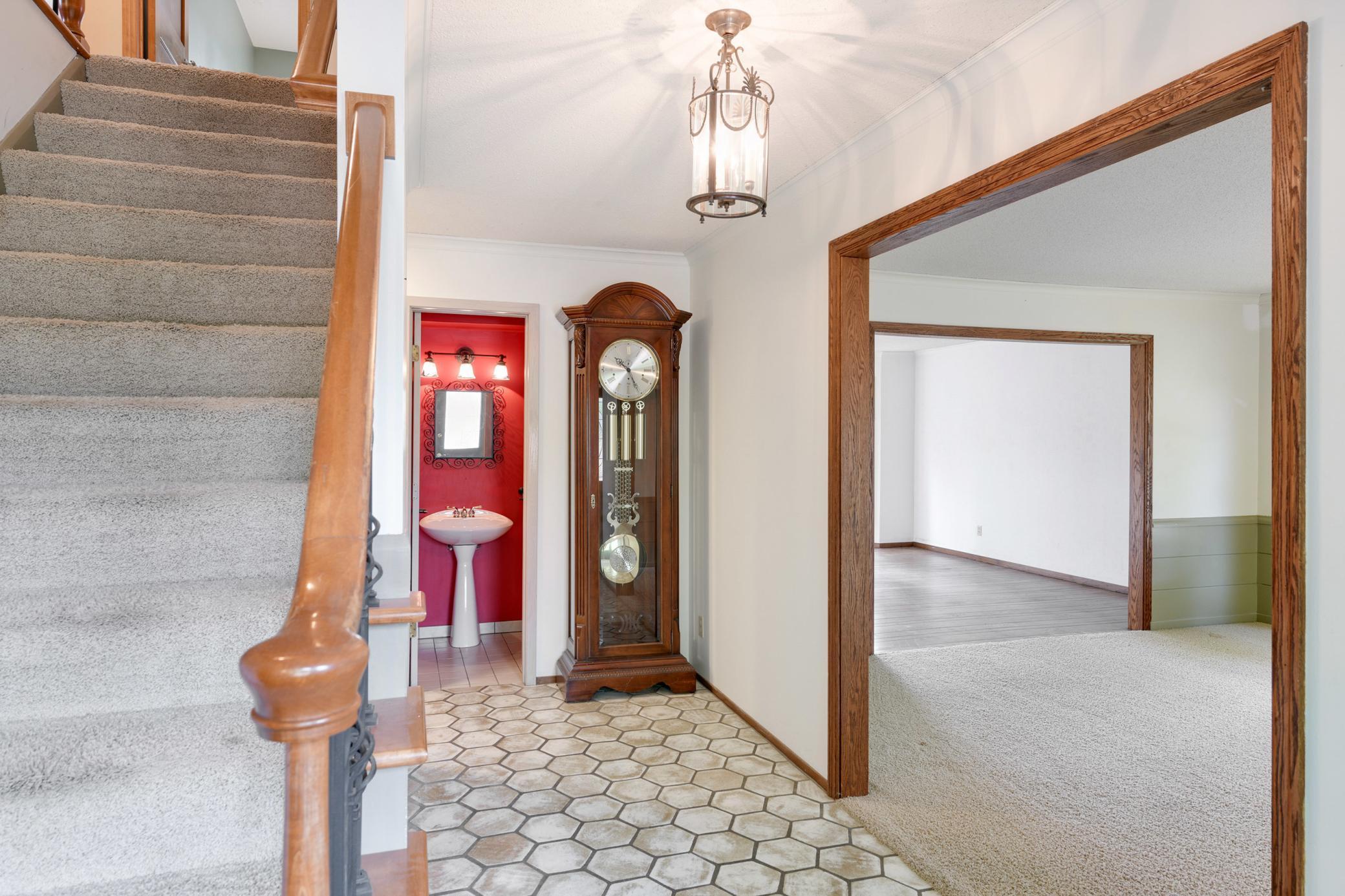 10817 Emerson Road Bloomington, MN 55431 - Photo 6 of 37 Gallery Image 6