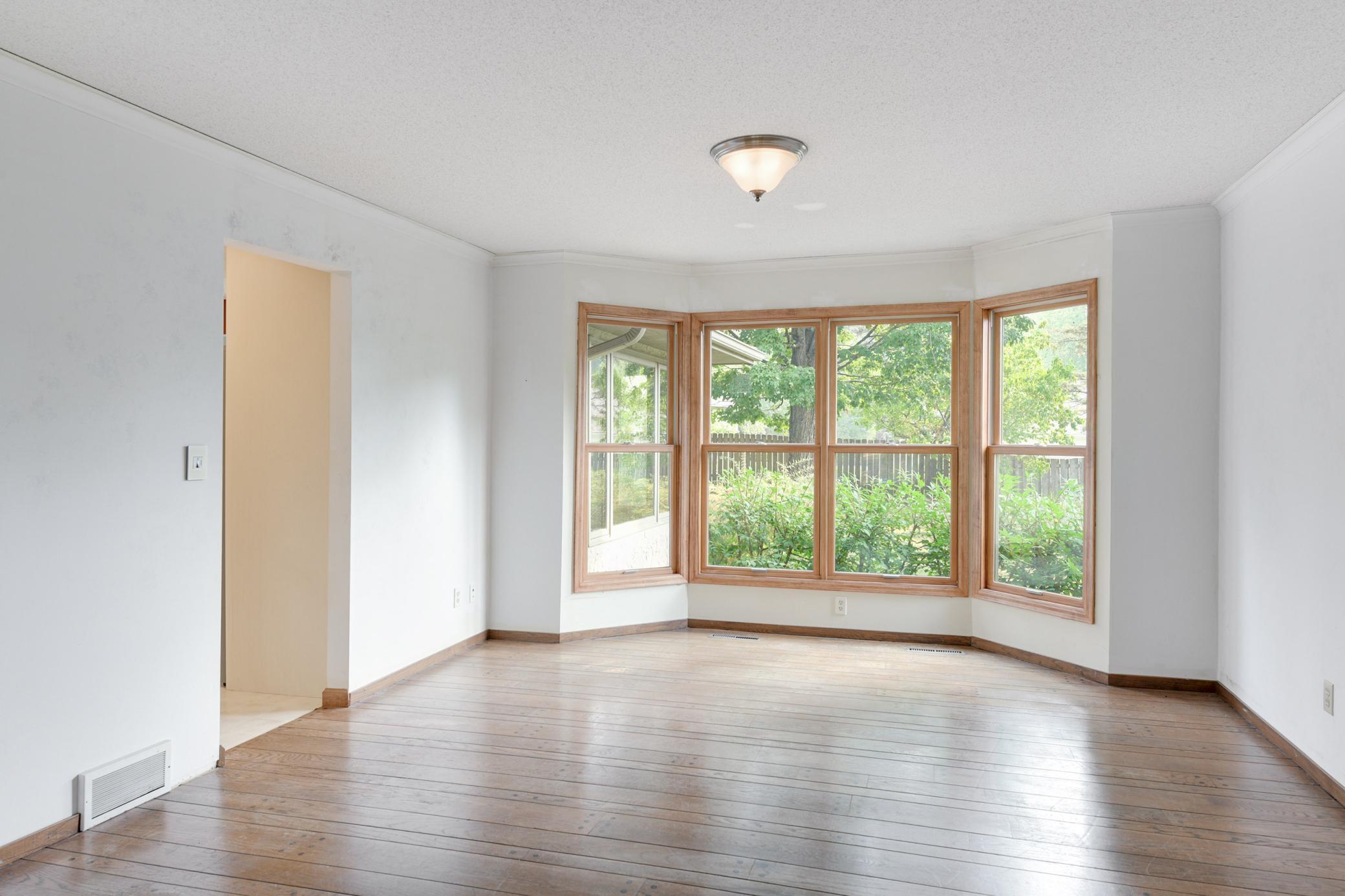 10817 Emerson Road Bloomington, MN 55431 - Photo 10 of 37 Gallery Image 10