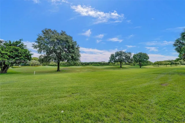 $2,200 | 1502 Whitehall Drive, Unit 303, Davie, FL 33324