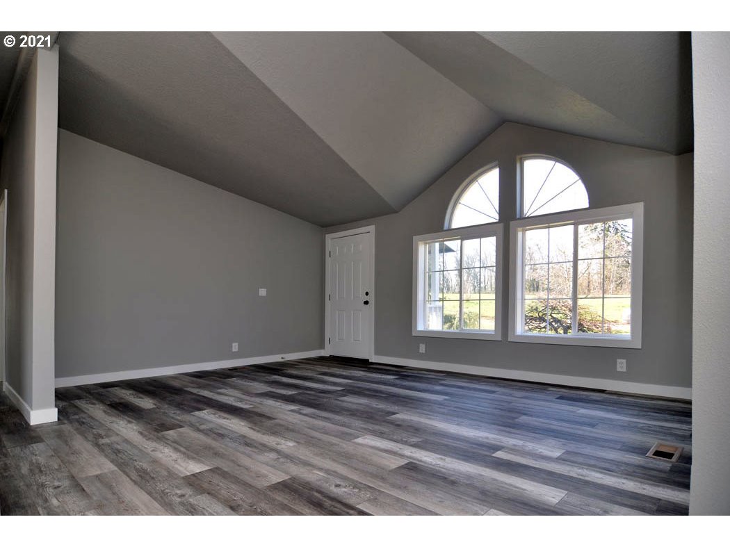 16312 South Riverview Road Molalla, OR 97038 - Photo 2 of 27 Gallery Image 2
