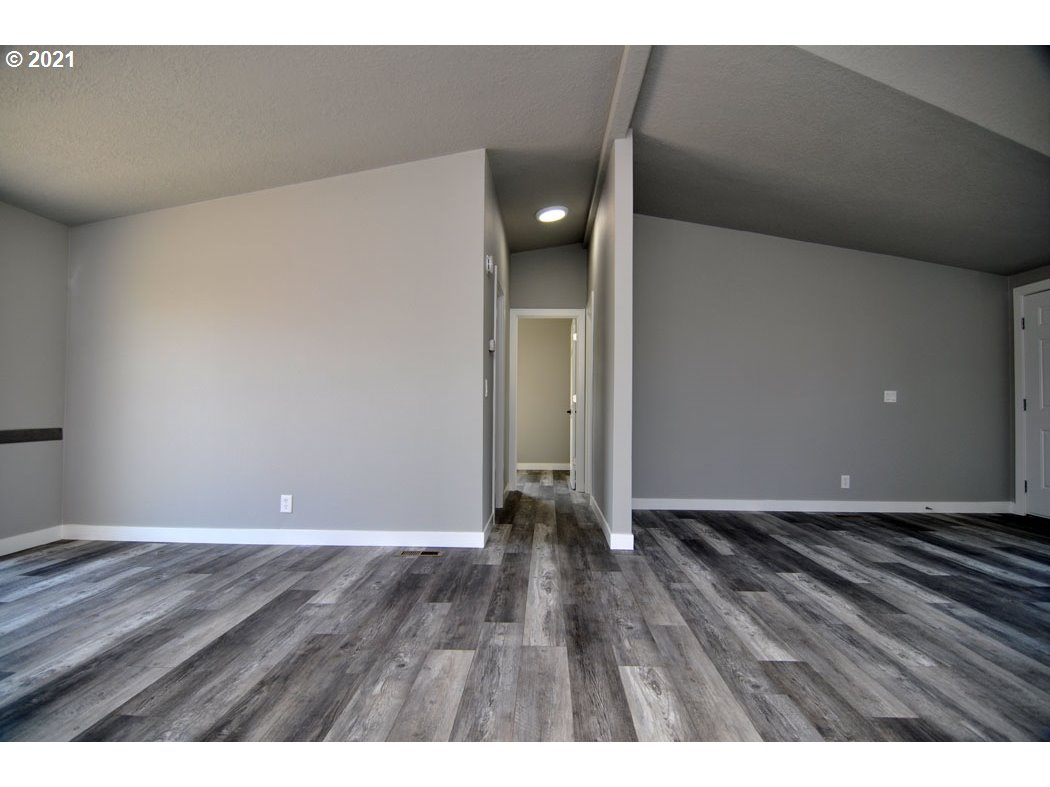 16312 South Riverview Road Molalla, OR 97038 - Photo 4 of 27 Gallery Image 4