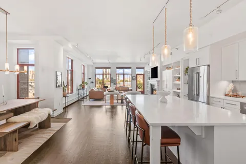 $1,850,000 | 600 South 2nd Street, Unit S405, Minneapolis, MN 55401