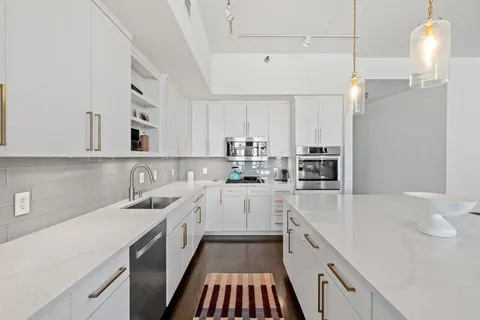 $1,850,000 | 600 South 2nd Street, Unit S405, Minneapolis, MN 55401